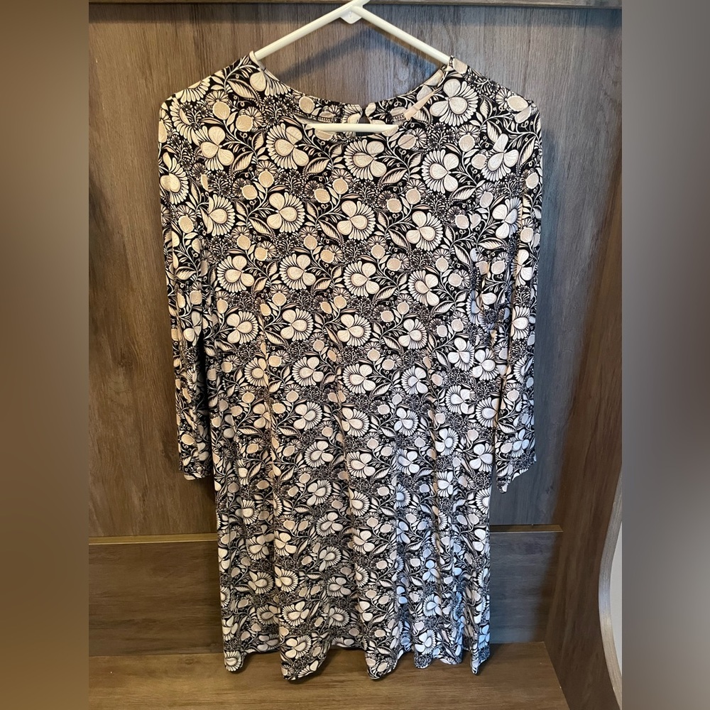 Ann Taylor Loft size small shift dress